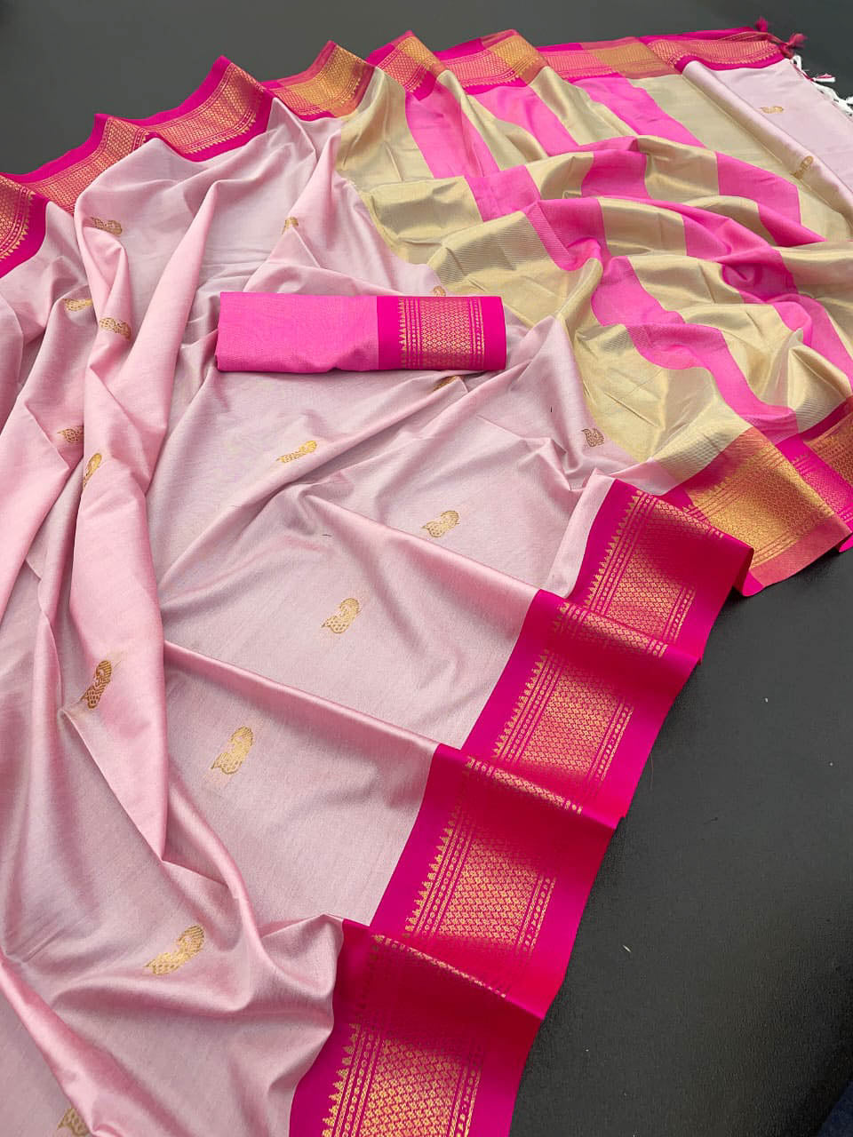 Kalyani Cotton Single Zari Border Sarees